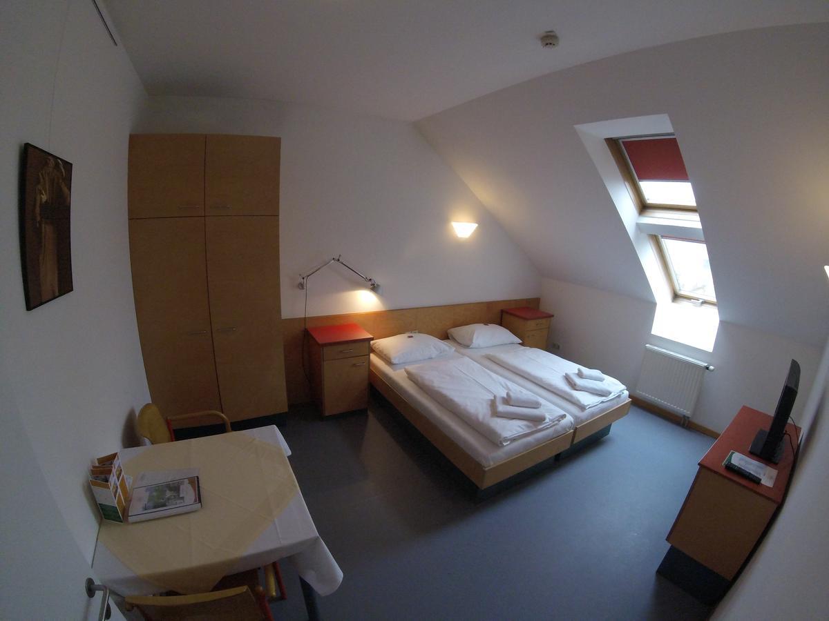 Haus Mobene - Hotel Garni กราซ ภายนอก รูปภาพ