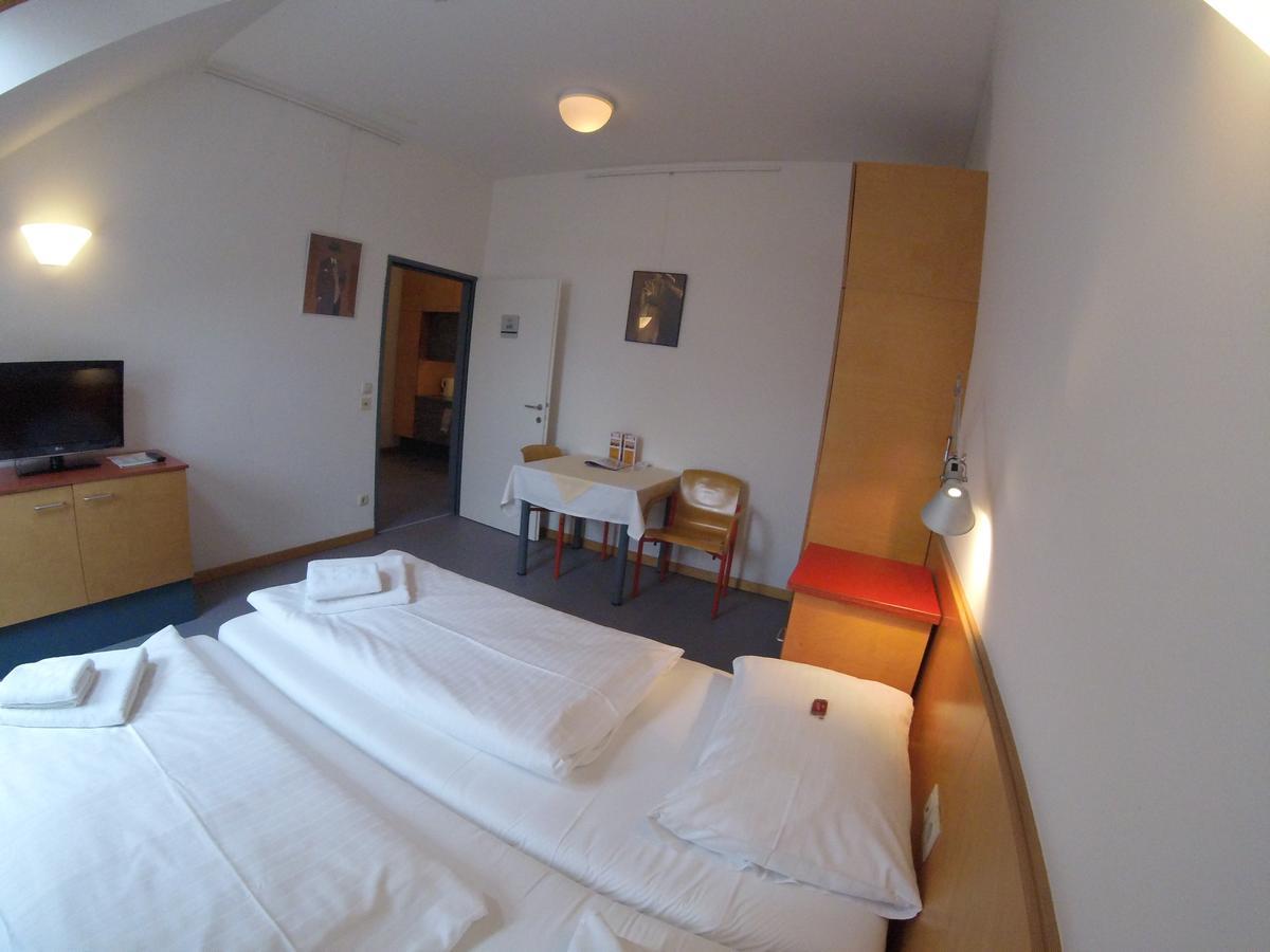 Haus Mobene - Hotel Garni กราซ ภายนอก รูปภาพ