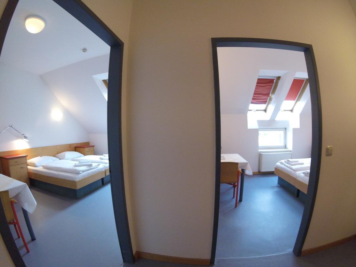 Haus Mobene - Hotel Garni กราซ ภายนอก รูปภาพ