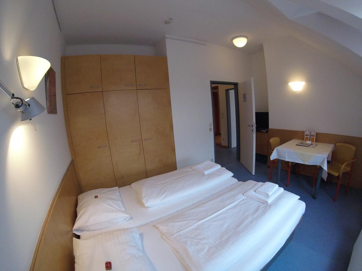 Haus Mobene - Hotel Garni กราซ ภายนอก รูปภาพ