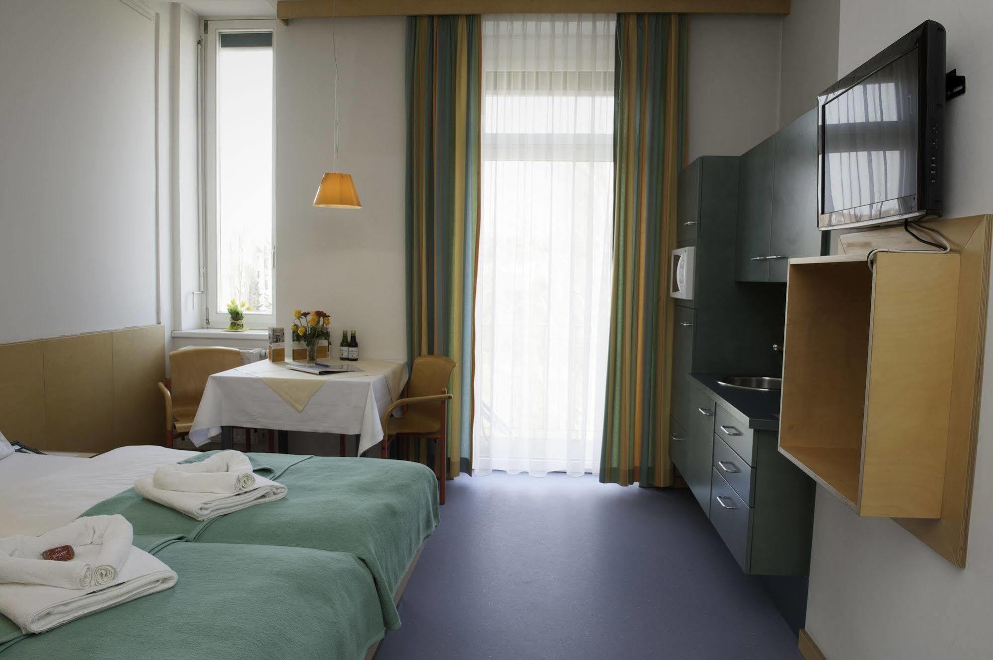 Haus Mobene - Hotel Garni กราซ ภายนอก รูปภาพ